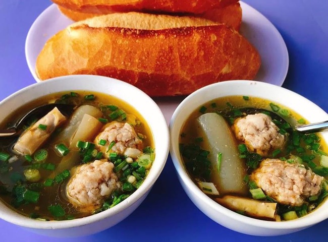 Bánh mì xíu mại Đà Lạt