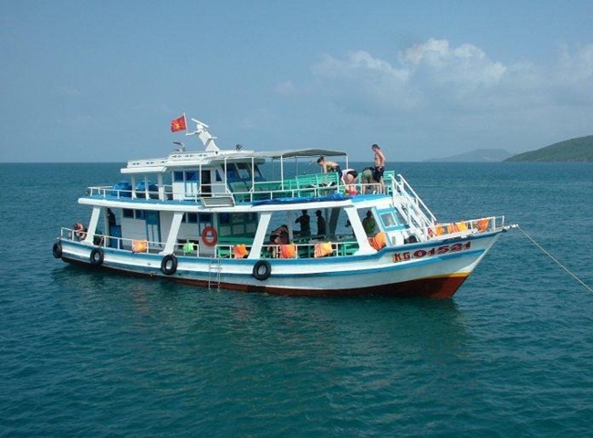 Lặn biển, phơi nắng, câu cá ở những bãi biển đẹp nhất nhì của Việt Nam