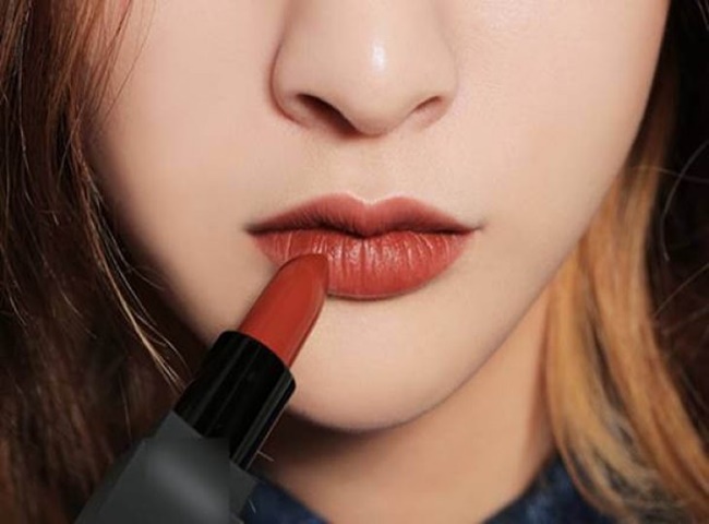 Lưu ý màu son môi thỏi hợp với tông da